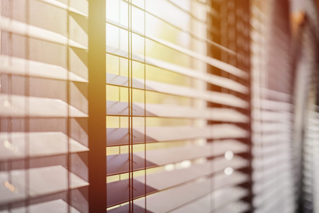 How to Block Sun Heat from Windows with Modern Sun Protection Blinds